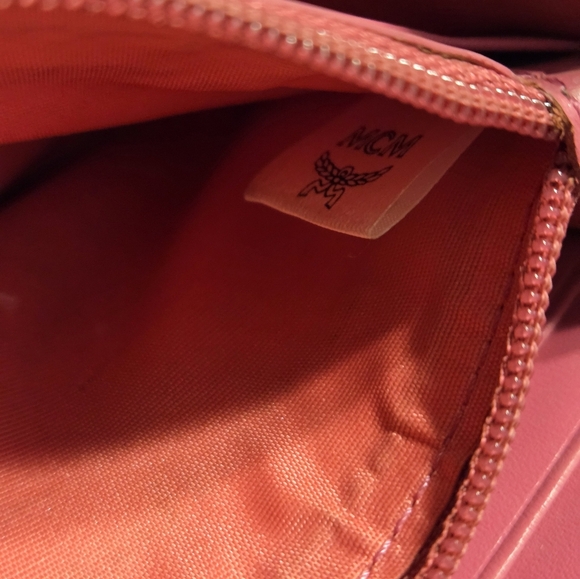 MCM Milla Grained Red Leather Zipped Wallet Card Holder (EXCELLENT CONDITION - Picture 3 of 12